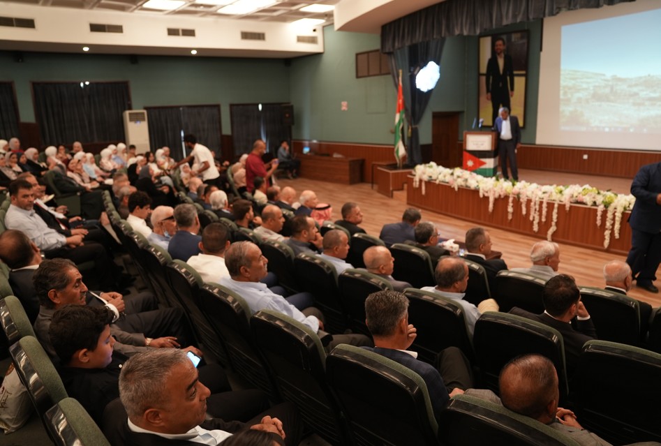 عشيرة الهباهبة تكرم خريجيها من الجامعات والثانوية العامة 