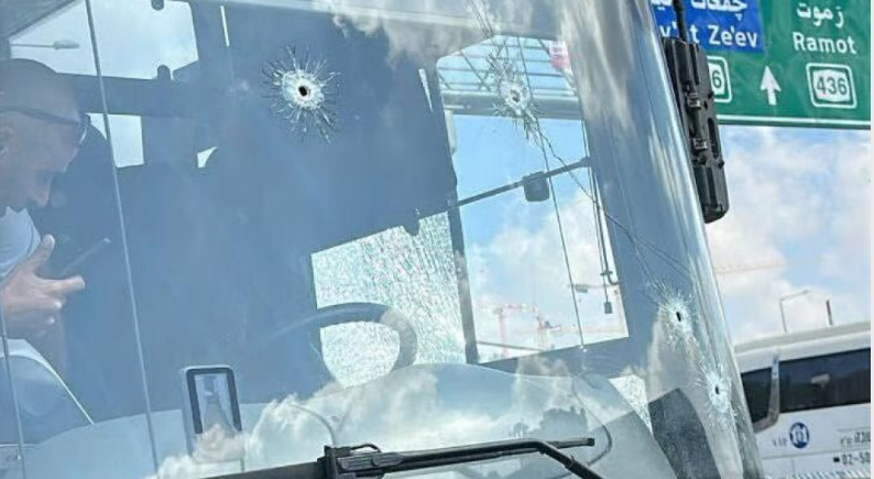 5 قتلى و15 إصابة في عملية إطلاق النار بالقدس المحتلة