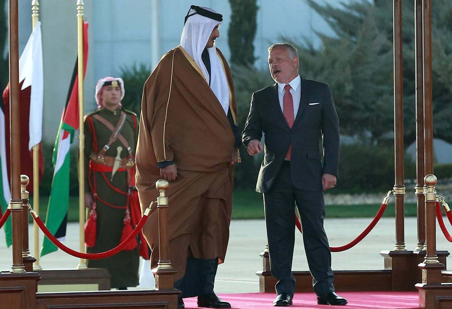 الملك لأمير قطر: أمن قطر من أمن الأردن