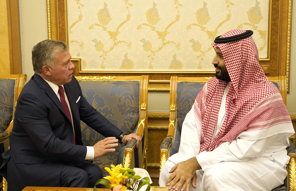 خلال اتصال مع ولي العهد السعودي.. الملك يؤكد ضرورة موقف عربي موحّد لوقف الانتهاكات الإسرائيلية