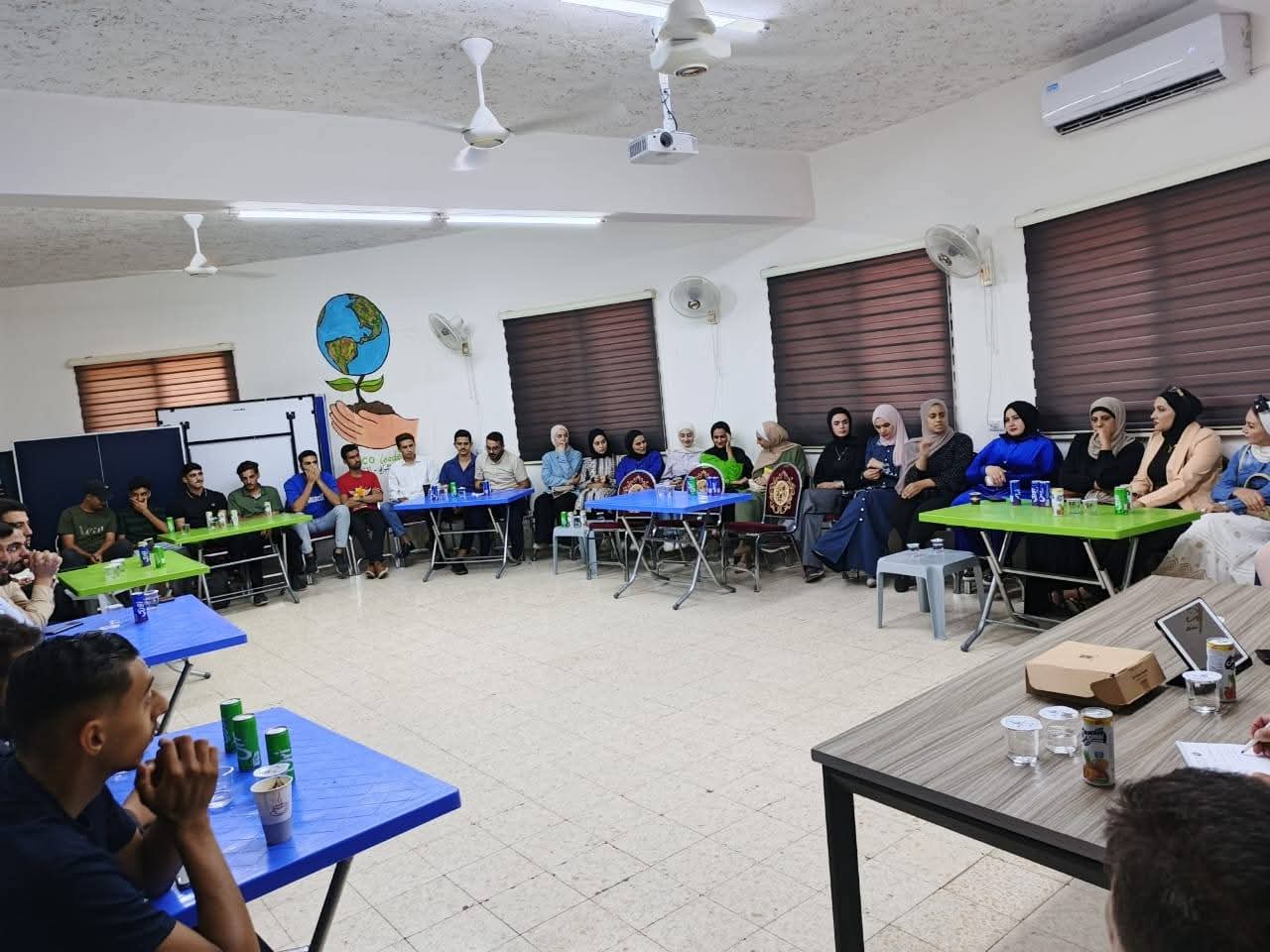 جلسة تعريفية بجائزة الحسين للعمل التطوعي في جرش
