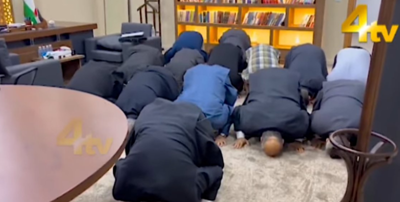 تقرير : صلاة العصر أنقذت قادة حماس من الاغتيال في الدوحة