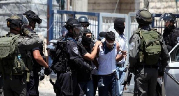 الاحتلال يعتقل ثلاثة مواطنين من القدس المحتلة