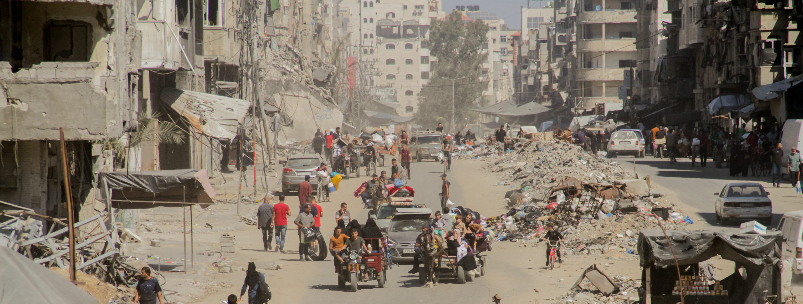 الفلسطينيون يرفضون أوامر جيش الاحتلال بالنزوح من شمال ومدينة غزة نحو الجنوب