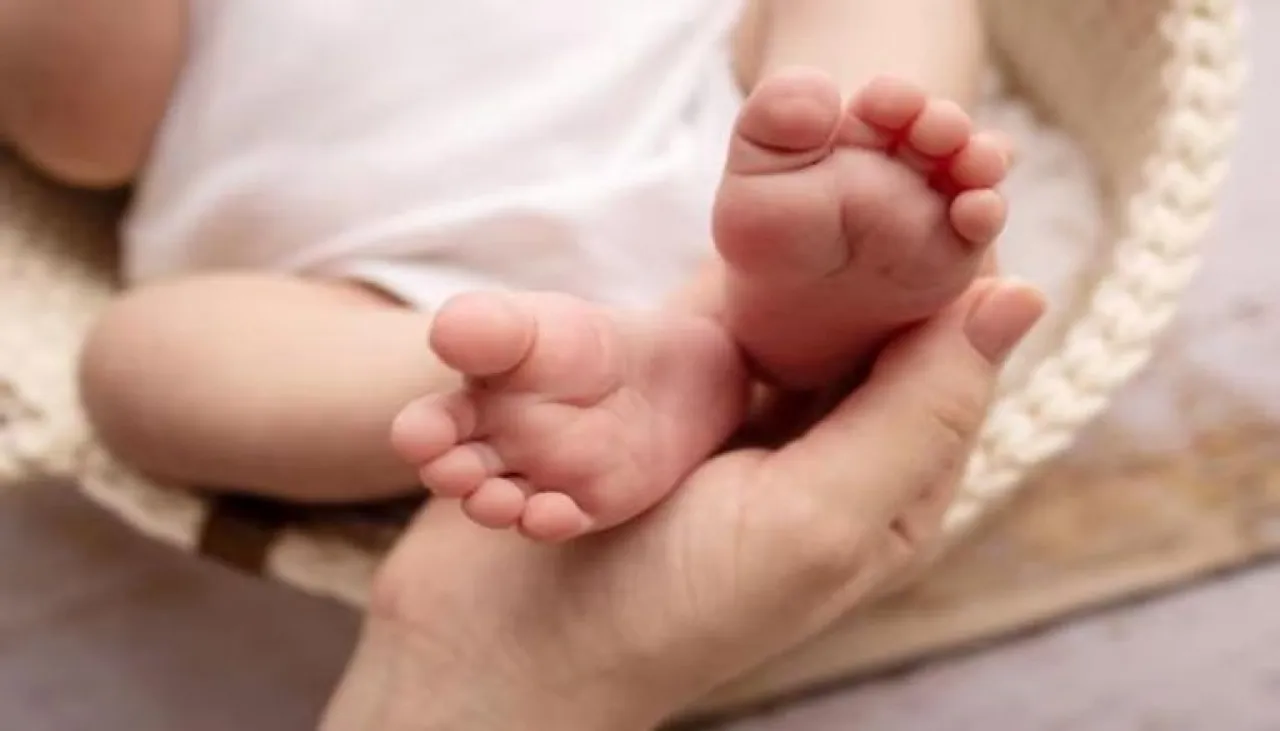 بعد تصاعد أزمة وفاة (رضيعة الإسكندرية) بمصر.. 21 إجراء عاجلا لحماية العمال