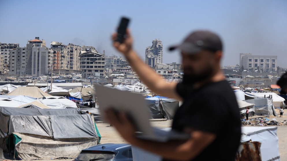 انقطاع خدمات الإنترنت والاتصالات الأرضية في محافظتي غزة وشمال غزة