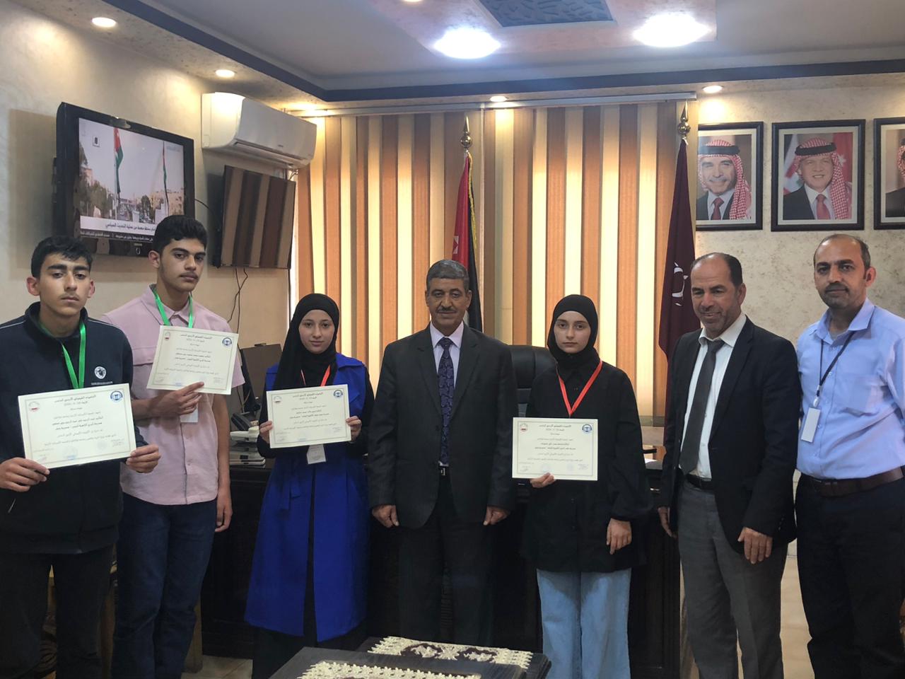 تربية جرش تكرم طالبة في المركز الثاني على مستوى الإقليم لأولمبياد الكيميائي الأردني السادس