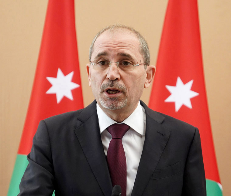 وزير الخارجية يبدأ زيارة عمل إلى تركيا