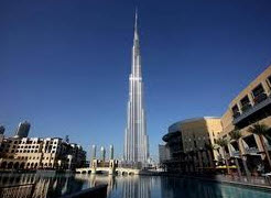 دبي تفتتح أعلى فندق في العالم