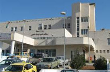 إربد.. تعرض طبيب في "بسمة الحكومي" لثلاث طعنات على يد طالب طب