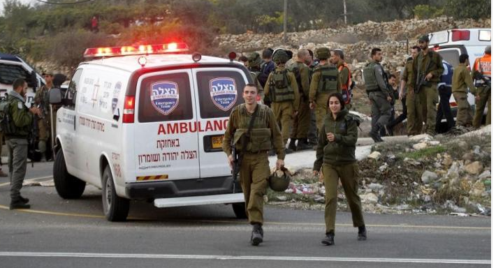 مستوطن يصيب فلسطينيا بزعم محاولته تنفيذ عملية طعن جنوب الخليل
