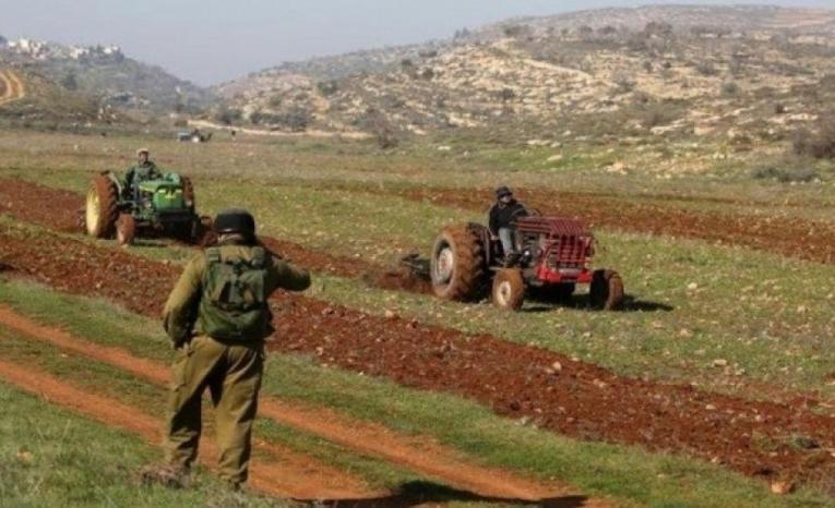 الاحتلال يحتجز جرارا زراعيا في الأغوار الشمالية