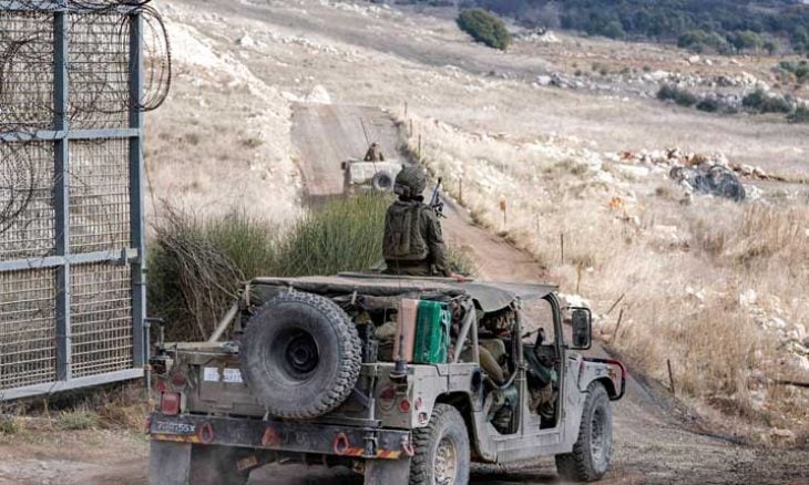 جيش الاحتلال يدمر موقعاً عسكرياً في ريف القنيطرة ويصيب طفلاً