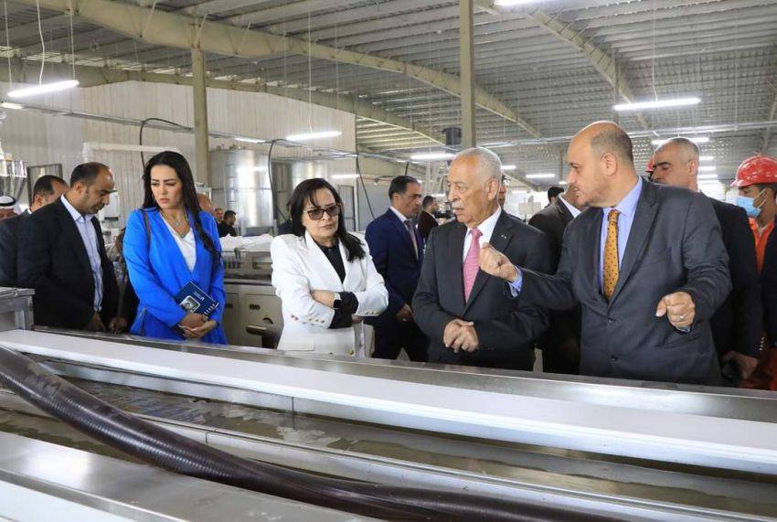 العيسوي يفتتح مصنع مخبوزات وحلويات عربية في معان ضمن مبادرة الفروع الإنتاجية