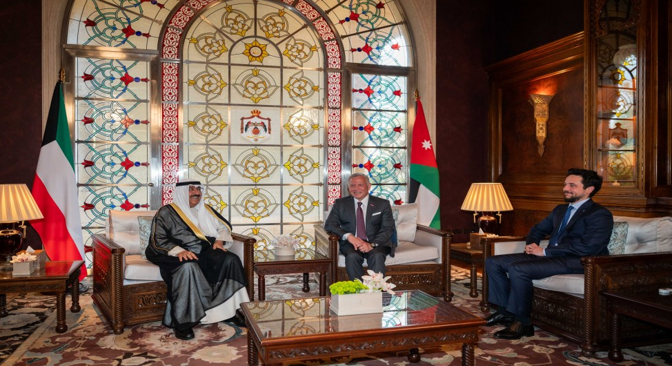 الملك وأمير الكويت يؤكدان اعتزازهما بمستوى العلاقات الأخوية التاريخية الراسخة بين البلدين