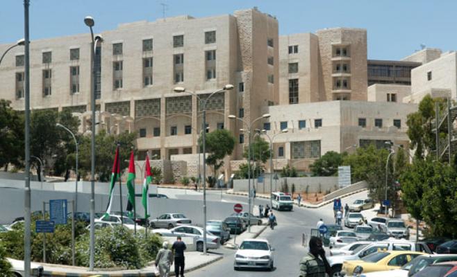 مستشفى البشير يحدد موعداً بعد 9 أشهر لمواطن لتصوير أشعة بالرنين 