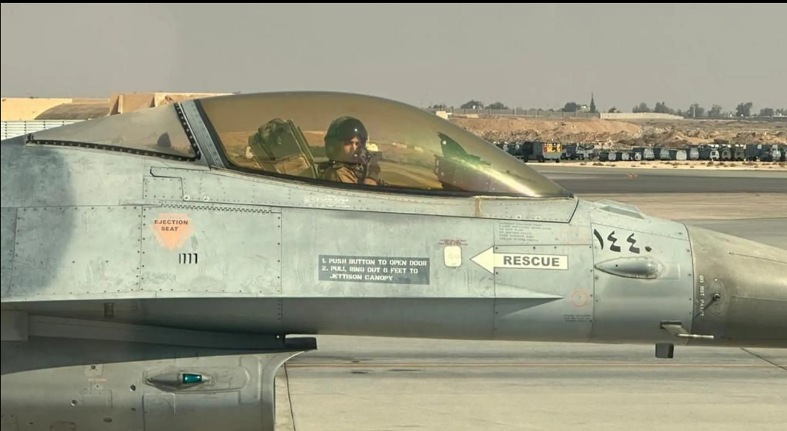 سبأ الذنيبات أول أردنية تقود طائرة حربية