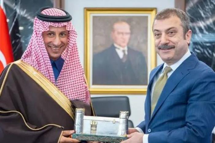السعودية تقدم 5 مليارات دولار وديعة في البنك المركزي التركي