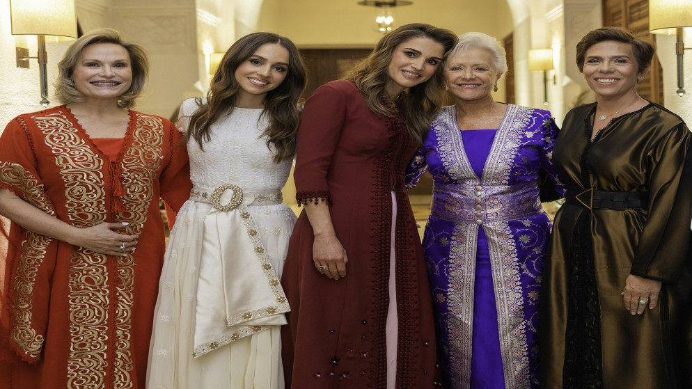 الملكة رانيا تقيم حفل حناء للأميرة إيمان