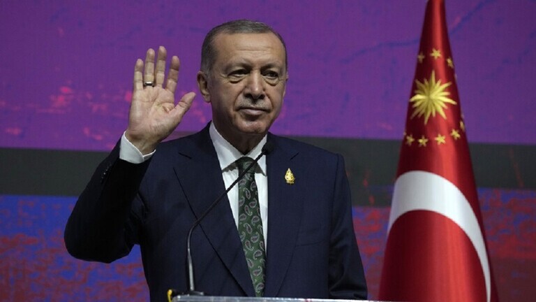 أردوغان يطلب "الصفح" من أهالي هاتاي على التقصير في الأيام الأولى للزلزال