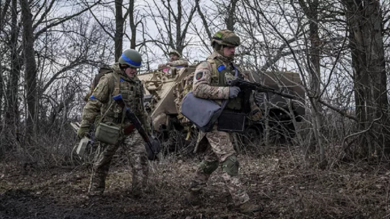  كييف: ننتظر شحنة أسلحة غربية لشن هجوم مضاد ضد القوات الروسية
