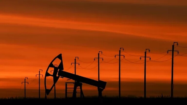 الخارجية الروسية تحذر من عواقب خفض سقف أسعار النفط الروسي