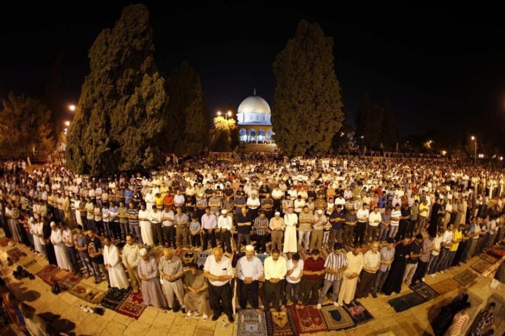 دعوات لأوسع مشاركة بجمعة "فجر الأسرى" بمساجد الضفة