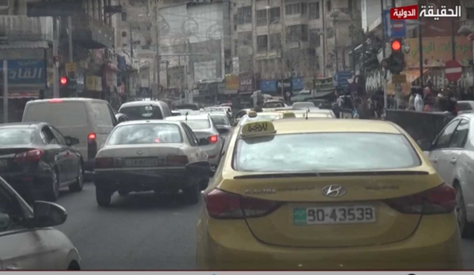 شوارع عمان تغرق في أزمات السير.. والحلول مخالفات وجباية!.. تقرير تلفزيوني