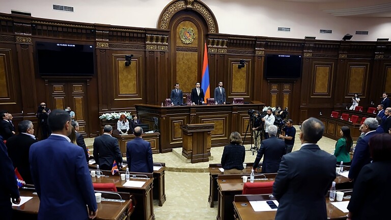 البرلمان الأرميني يصادق على نشر بعثة مراقبة أوروبية على الحدود مع أذربيجان