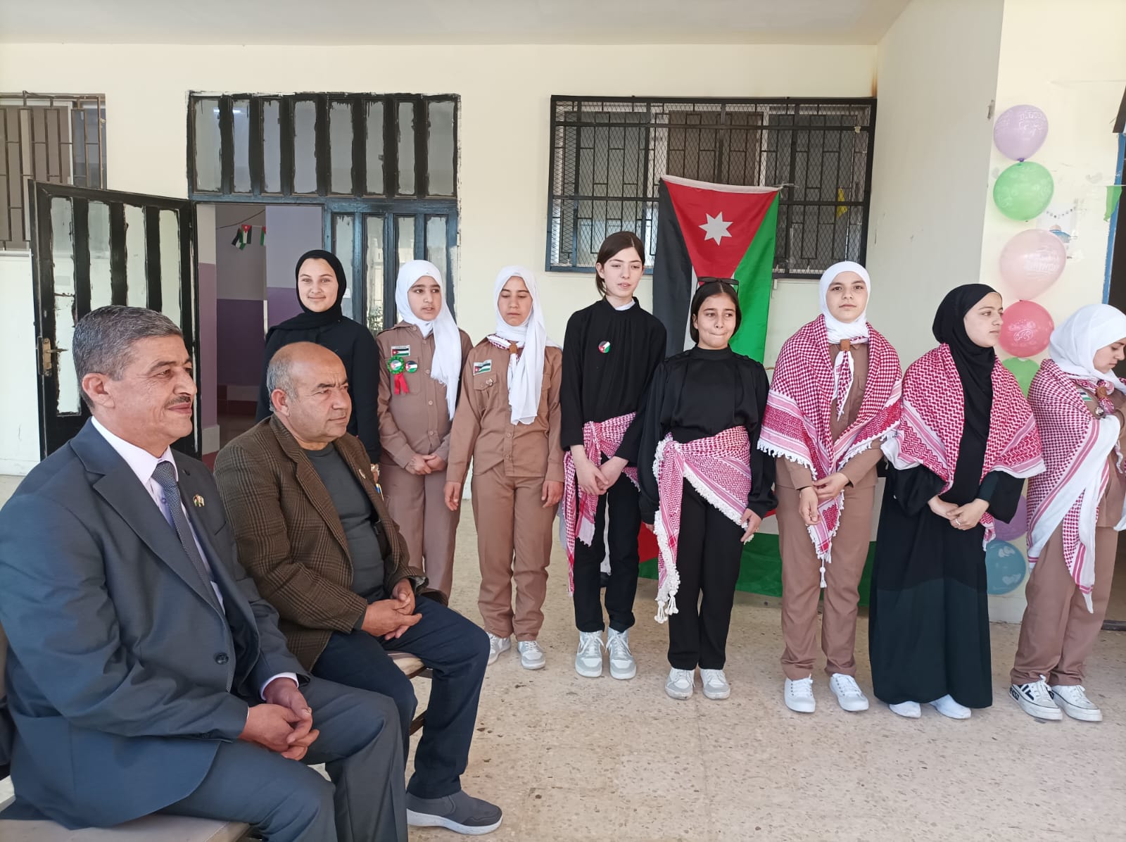 مدارس جرش تحتفل باليوم الوطني للعلم الأردني