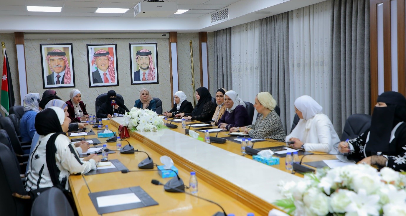 "البرلمانيات الأردنيات" يلتقي أعضاء مجلس محافظة العاصمة