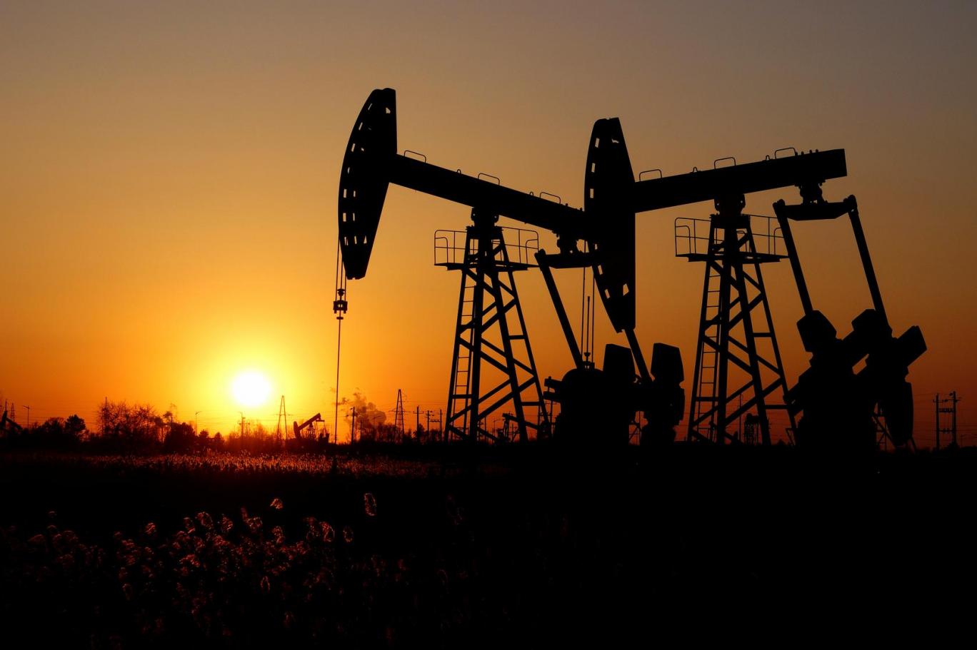 ارتفاع أسعار النفط عالميا بعد هبوط مفاجئ لمخزونات الخام الأميركية