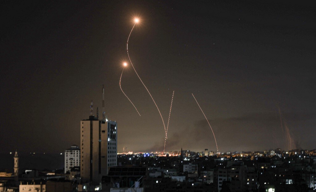 رشقة صاروخية على غلاف غزة