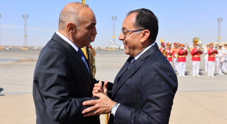 الخصاونة يصل القاهرة لترؤس اجتماعات اللجنة العليا الأردنية - المصرية المشتركة