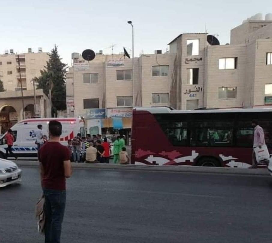 الباص السريع يدهس طفلا بشارع الجامعة الأردنية
