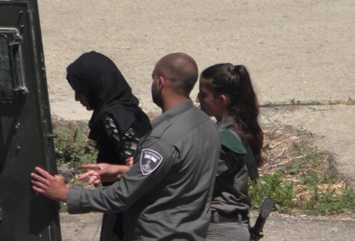 الاحتلال يعتقل سيدة قرب الحرم الإبراهيمي بعد الاعتداء على طفلين كانا برفقتها