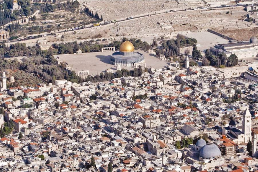 سلطات الاحتلال تخلي عقارا في مدينة القدس لصالح المستوطنين