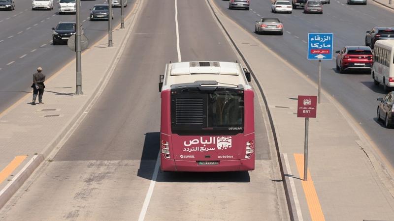 استخدام باص عمّان والباص سريع التردد مجانا لحاملي تذاكر النشامى