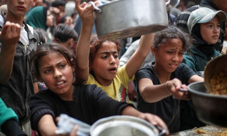 أكسيوس: أمريكا و"إسرائيل" تقتربان من الاتفاق على إدخال مساعدات إلى غزة