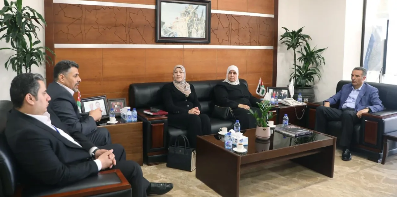 الزهير تؤكد أهمية تضافر الجهود لتيسير التجارة في العقبة