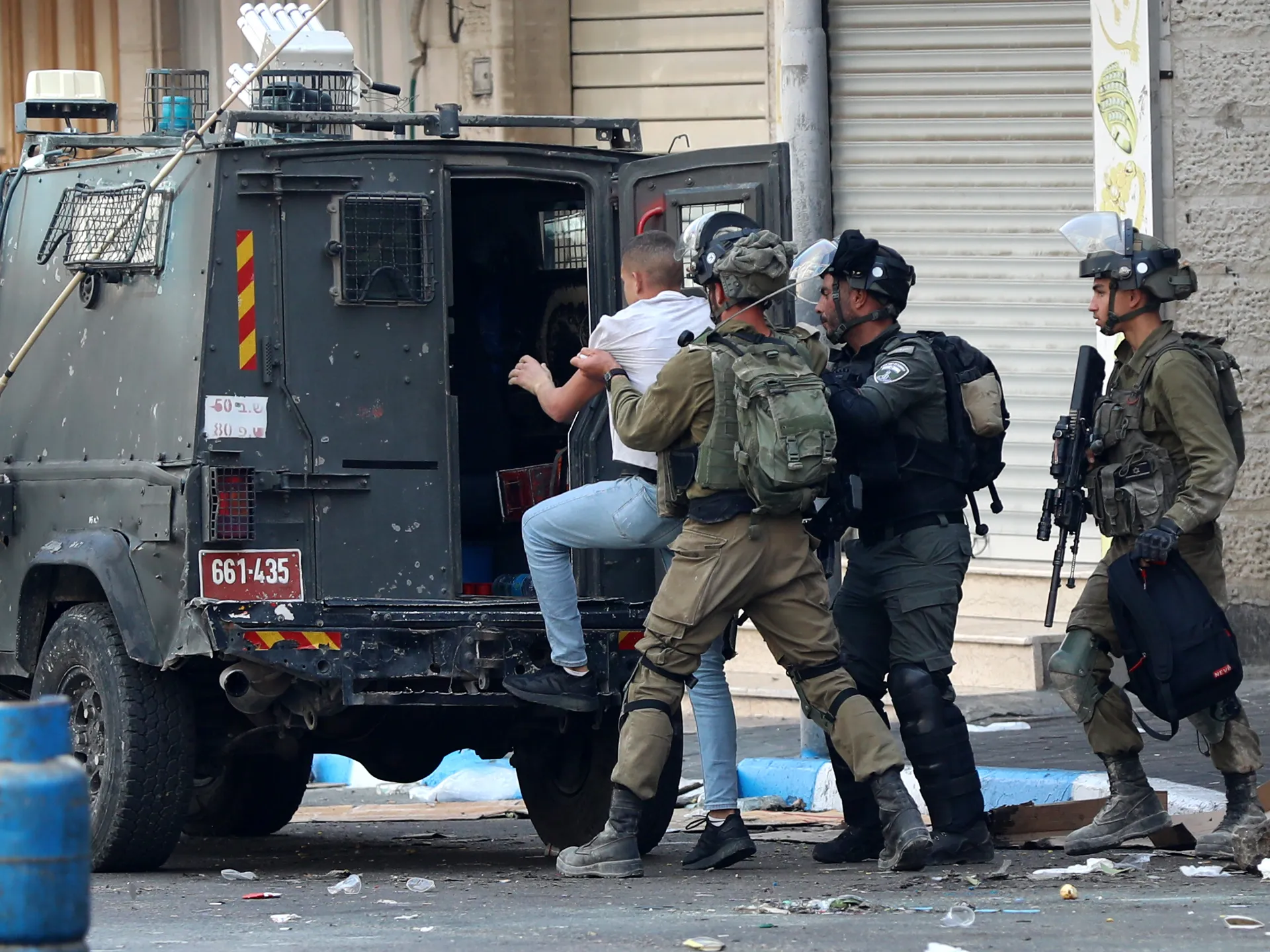 حملة اعتقالات جديدة للاحتلال تطال 6 فلسطينيين في الخليل