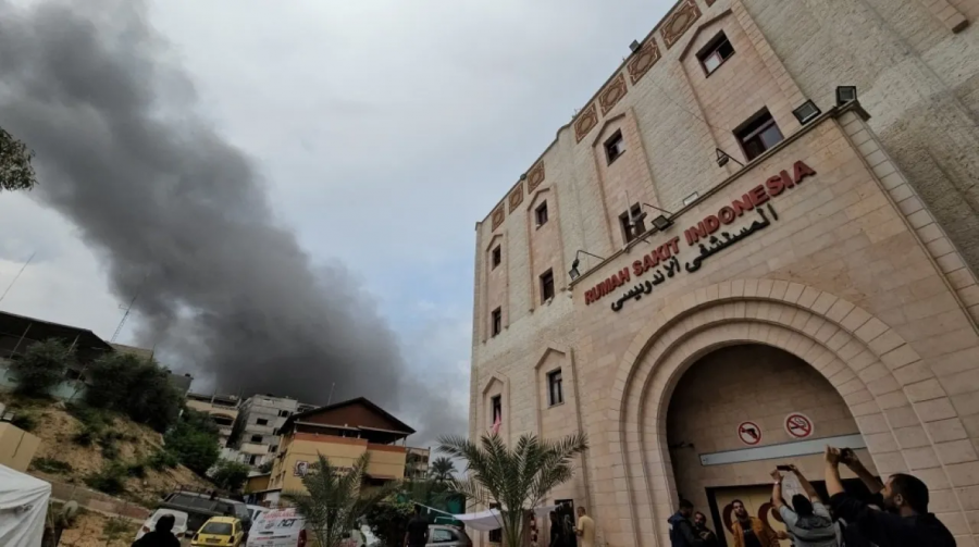 جيش الاحتلال يحاصر المستشفى الإندونيسي ويستهدف قسم العناية المركزة.. وكارثة صحية تهدد غزة