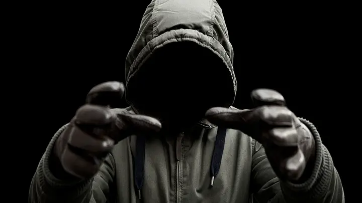 صدمة في أوساط السوريين بتركيا.. لاجئ يقتل والدته خنقاً
