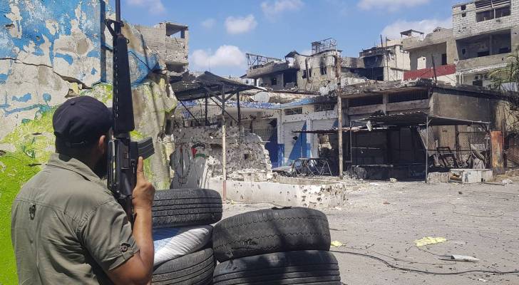 بدء سحب السلاح من المخيمات الفلسطينية في لبنان منتصف حزيران