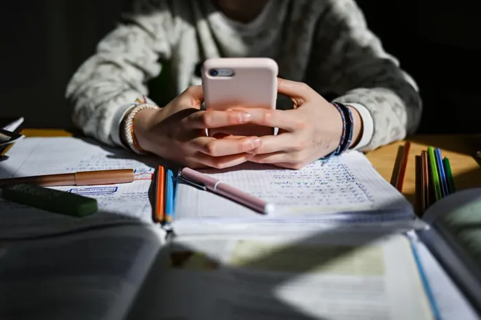 تكساس تقترب من حظر شامل لوسائل التواصل الاجتماعي على الأقل من 18 عامًا