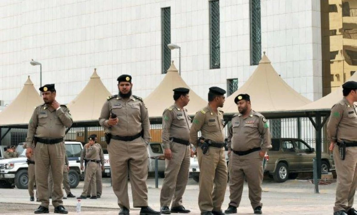 السعودية تضبط 415 مكتباً وهمياً للحج وتعيد 269 ألف مخالف