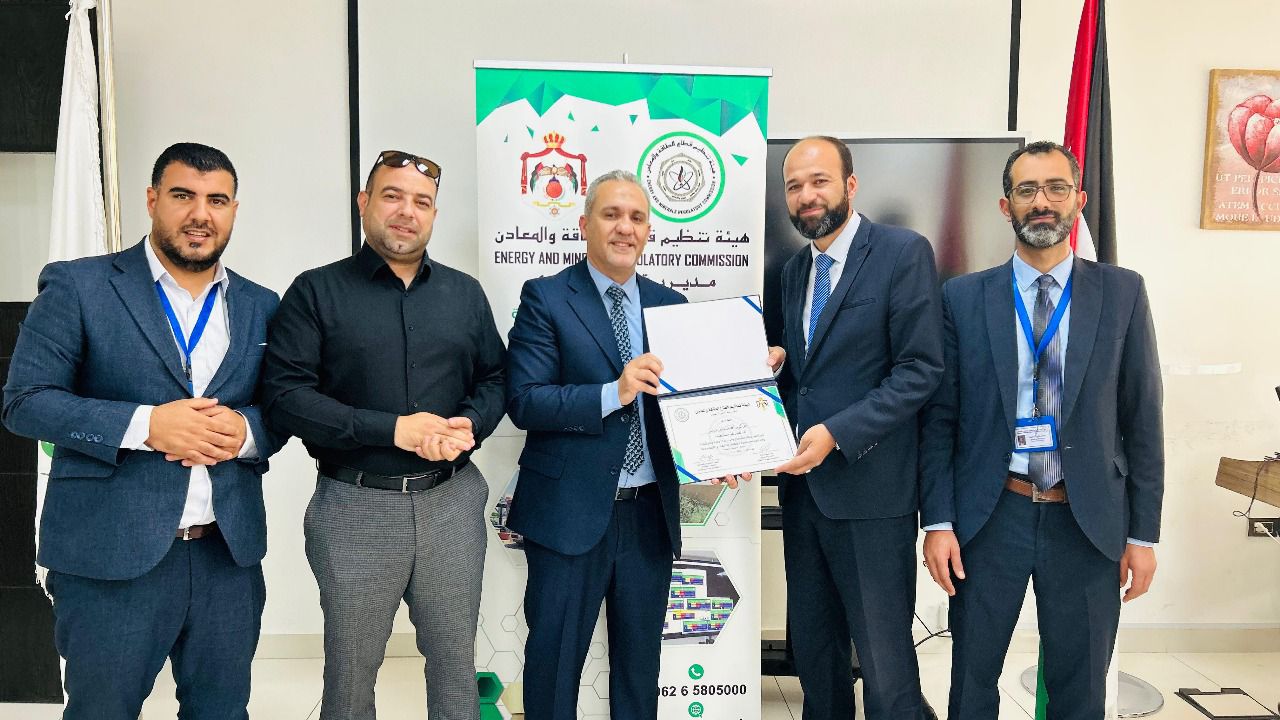 طلبة جامعة جرش يشاركون في دورة توعوية حول الإشعاع والمواد النووية في مقر تنظيم الطاقة - صور