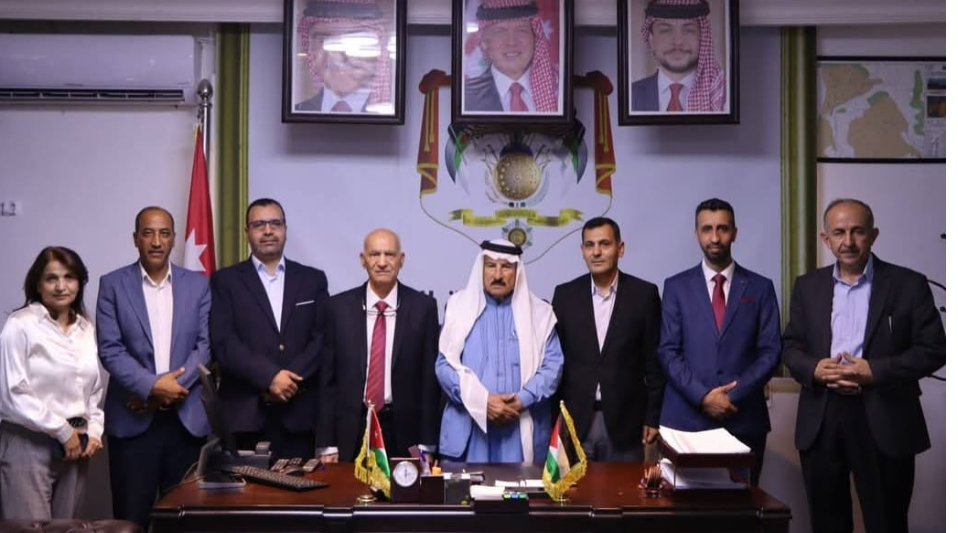 لجنة مجلس محافظة الكرك يؤدون اليمين القانونيه