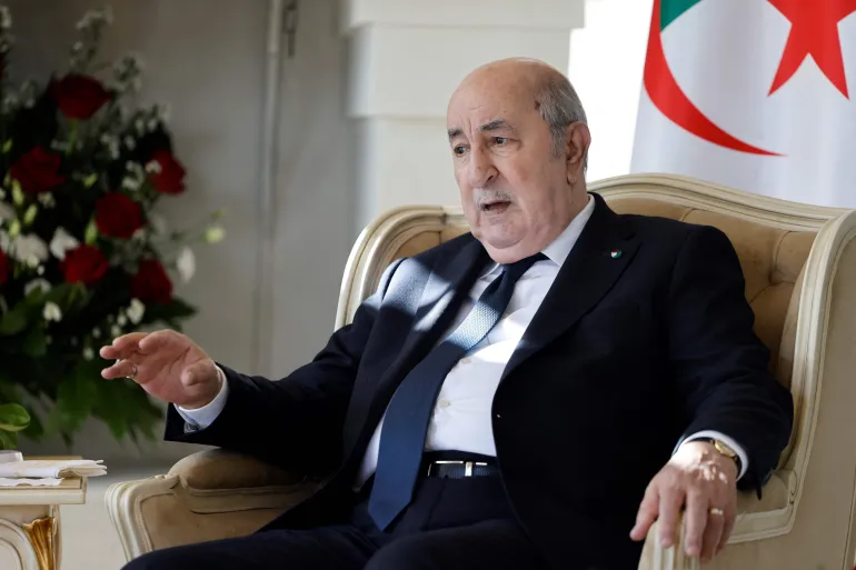 الرئيس الجزائري يعلن ترشحه لولاية رئاسية ثانية