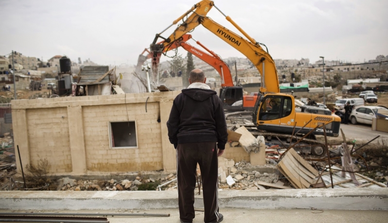 قوات الاحتلال تهدم منزل الشهيد خالد المحتسب في القدس المحتلة